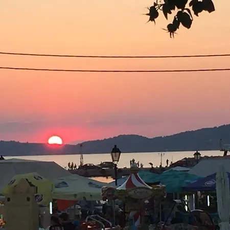 Yut Holiday * Nea Skioni