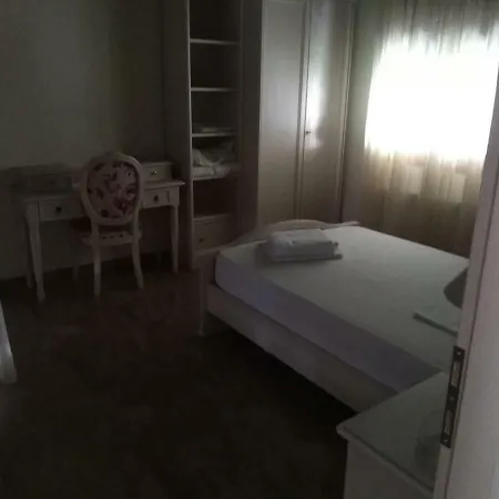Yut Holiday Nea Skioni